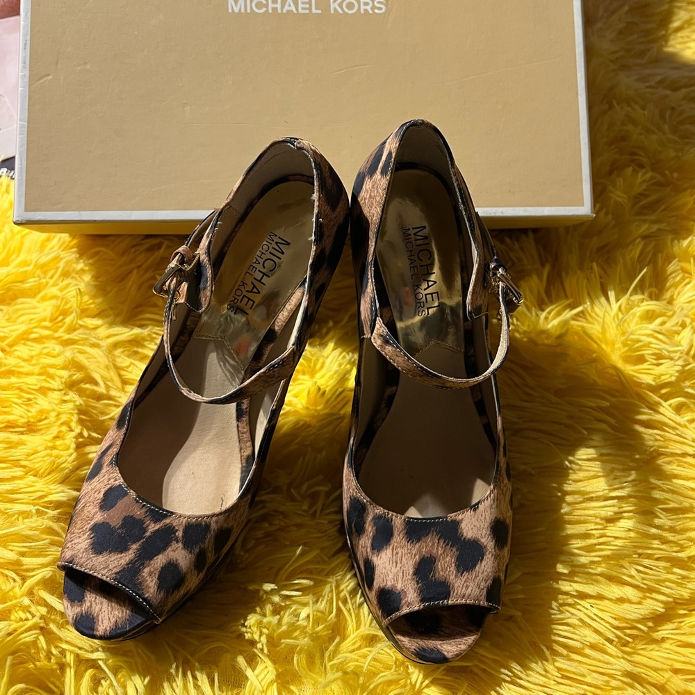 Michael Kors shoes really pretty print